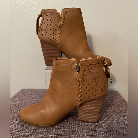 Tommy Hilfiger Shoes - Tommy Hilfiger Ankle Boots SZ 7.5M